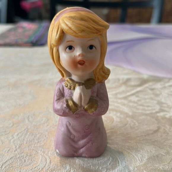 Vintage HomeCo #5211 porcelain praying girl 2 small marks see last 2 photos GVC - Picture 2 of 7